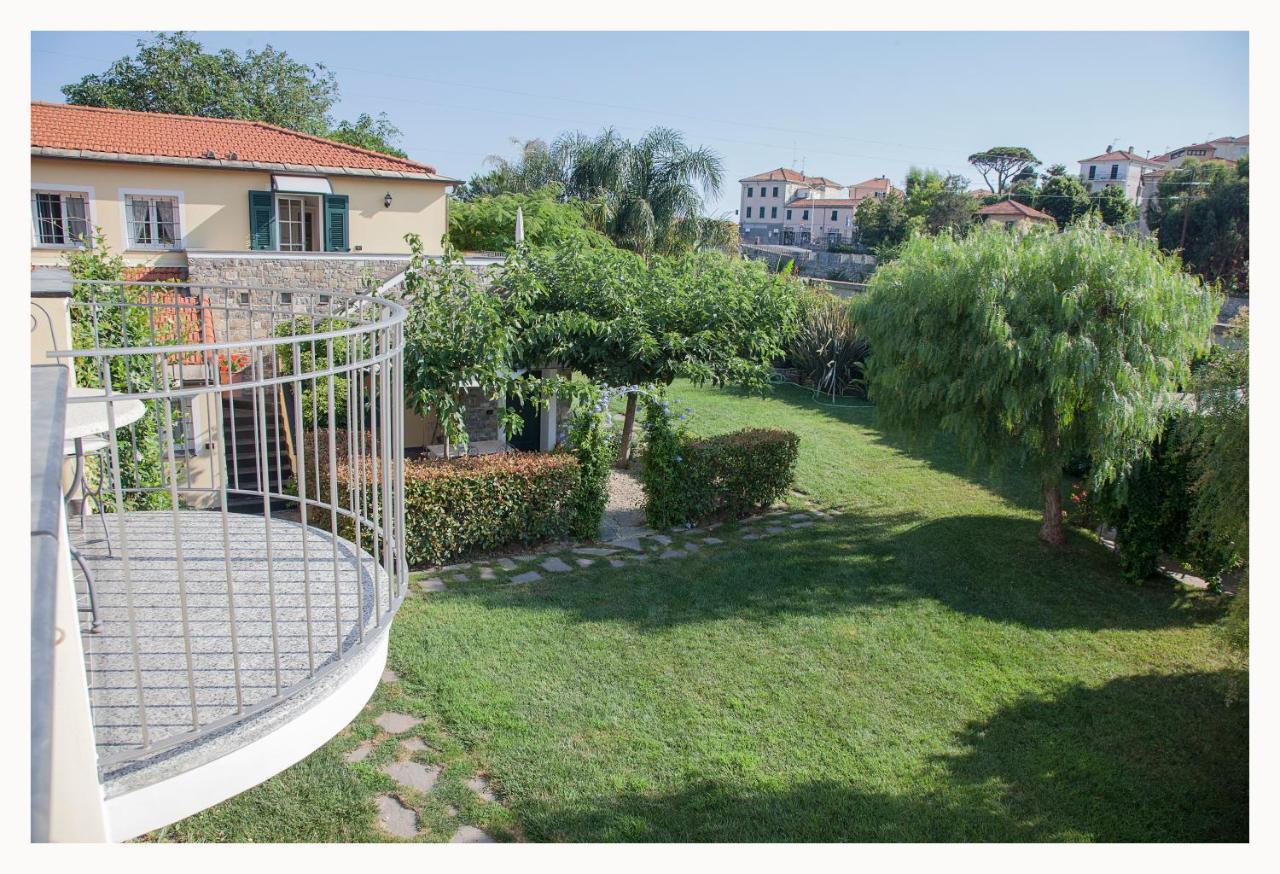 Casa Vacanze Nel Giardino Di Renzo Imperia Eksteriør bilde