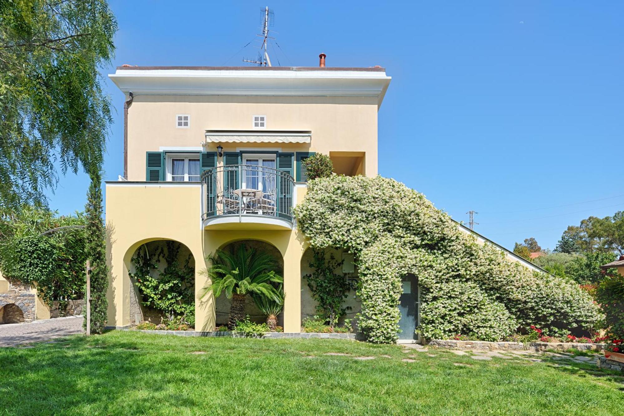 Casa Vacanze Nel Giardino Di Renzo Imperia Eksteriør bilde