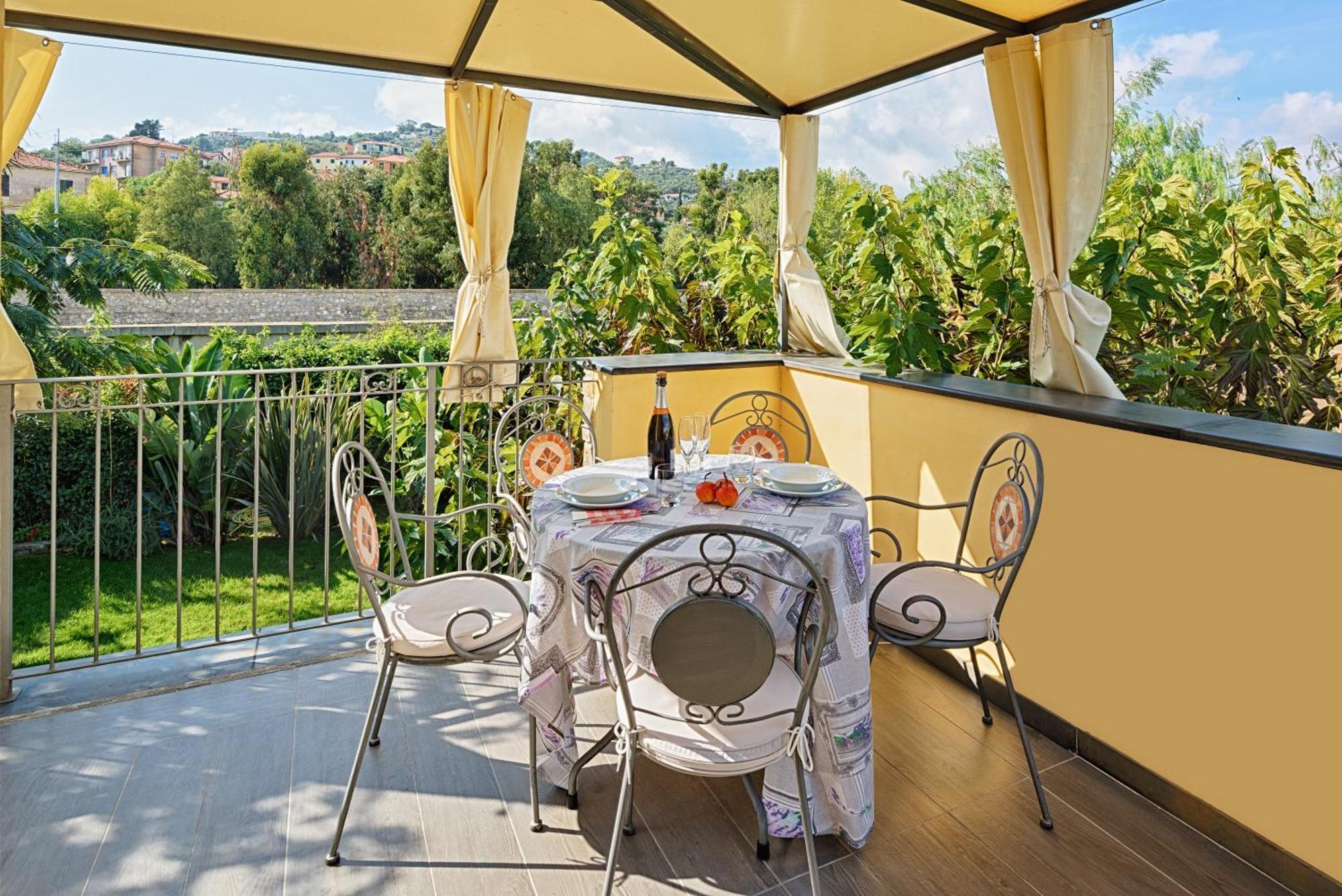 Casa Vacanze Nel Giardino Di Renzo Imperia Eksteriør bilde