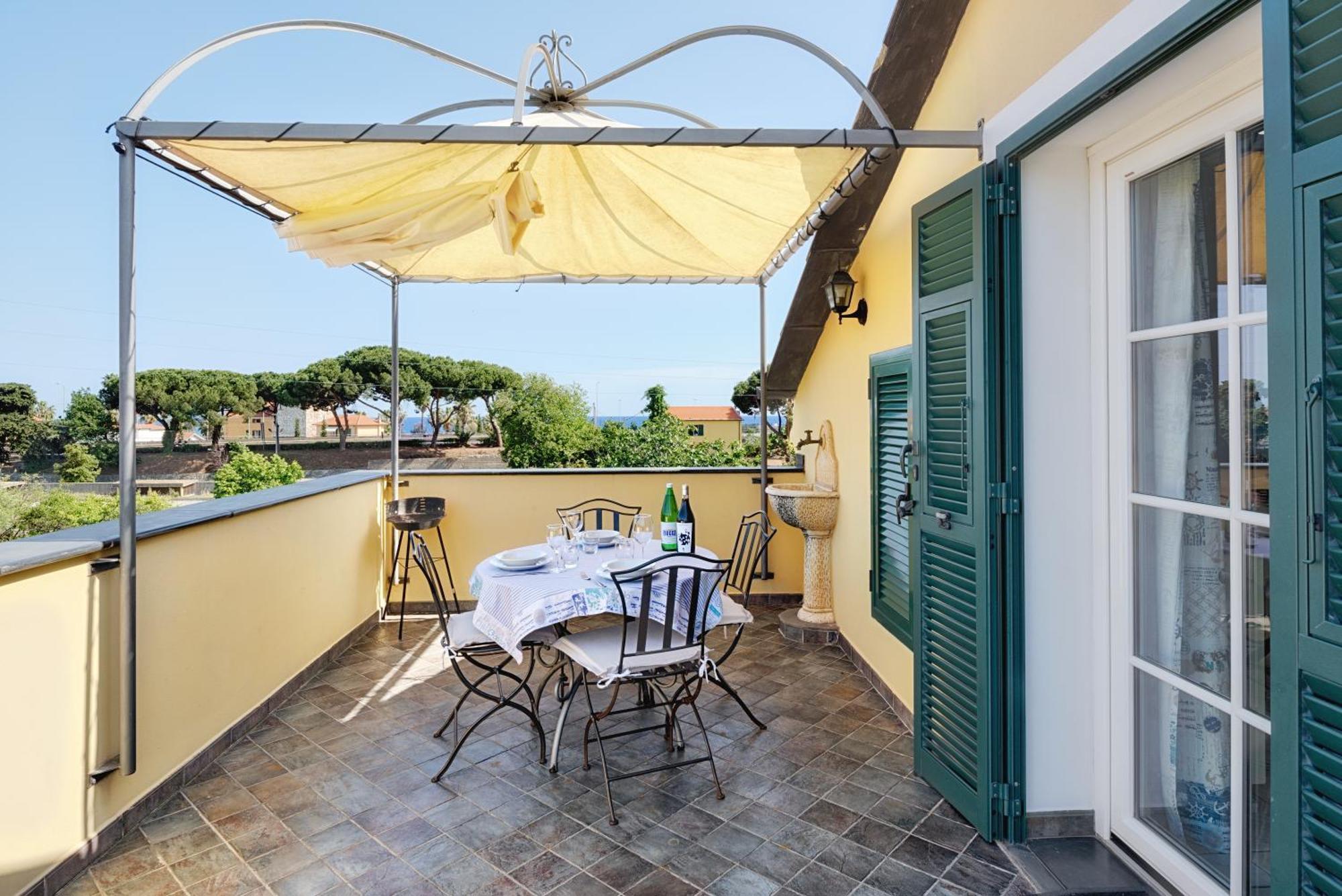 Casa Vacanze Nel Giardino Di Renzo Imperia Eksteriør bilde